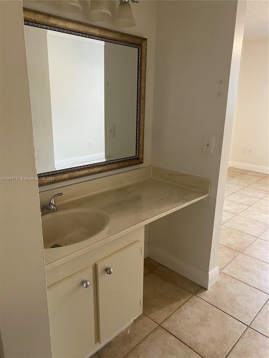 CALUSA CLUB VILLAGE CONDO - Residential Lease