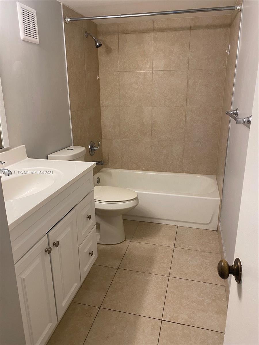 CALUSA CLUB VILLAGE CONDO - Residential Lease