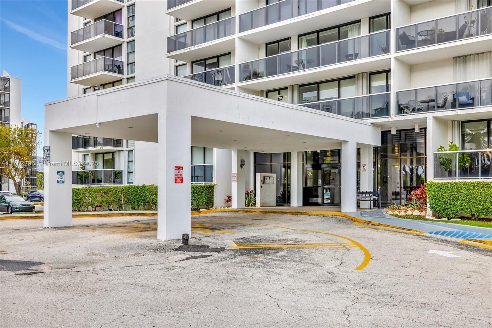 AVENTURA ELDORADO CONDO - Residential