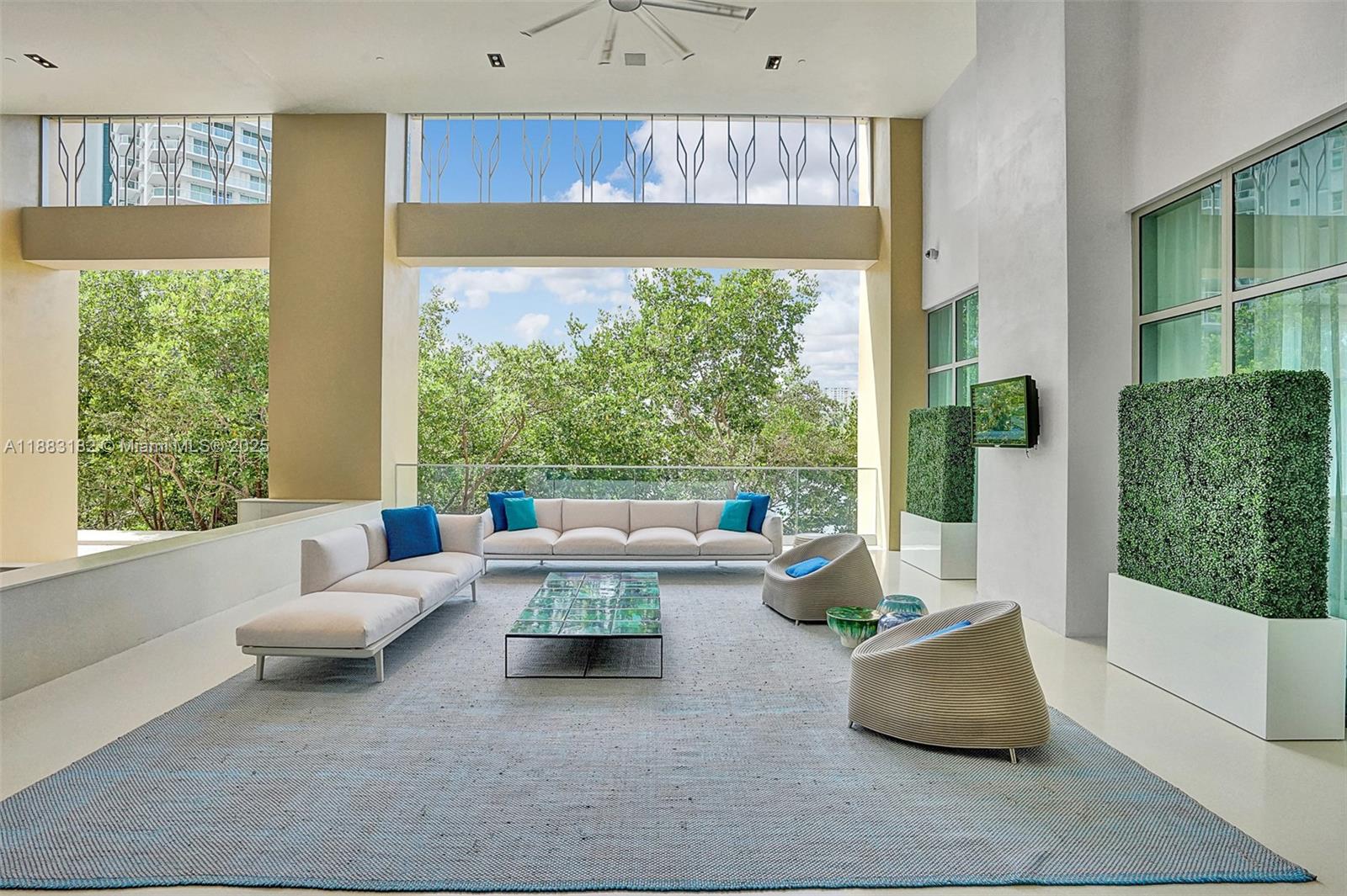 PARQUE TOWERS CONDO - Residential
