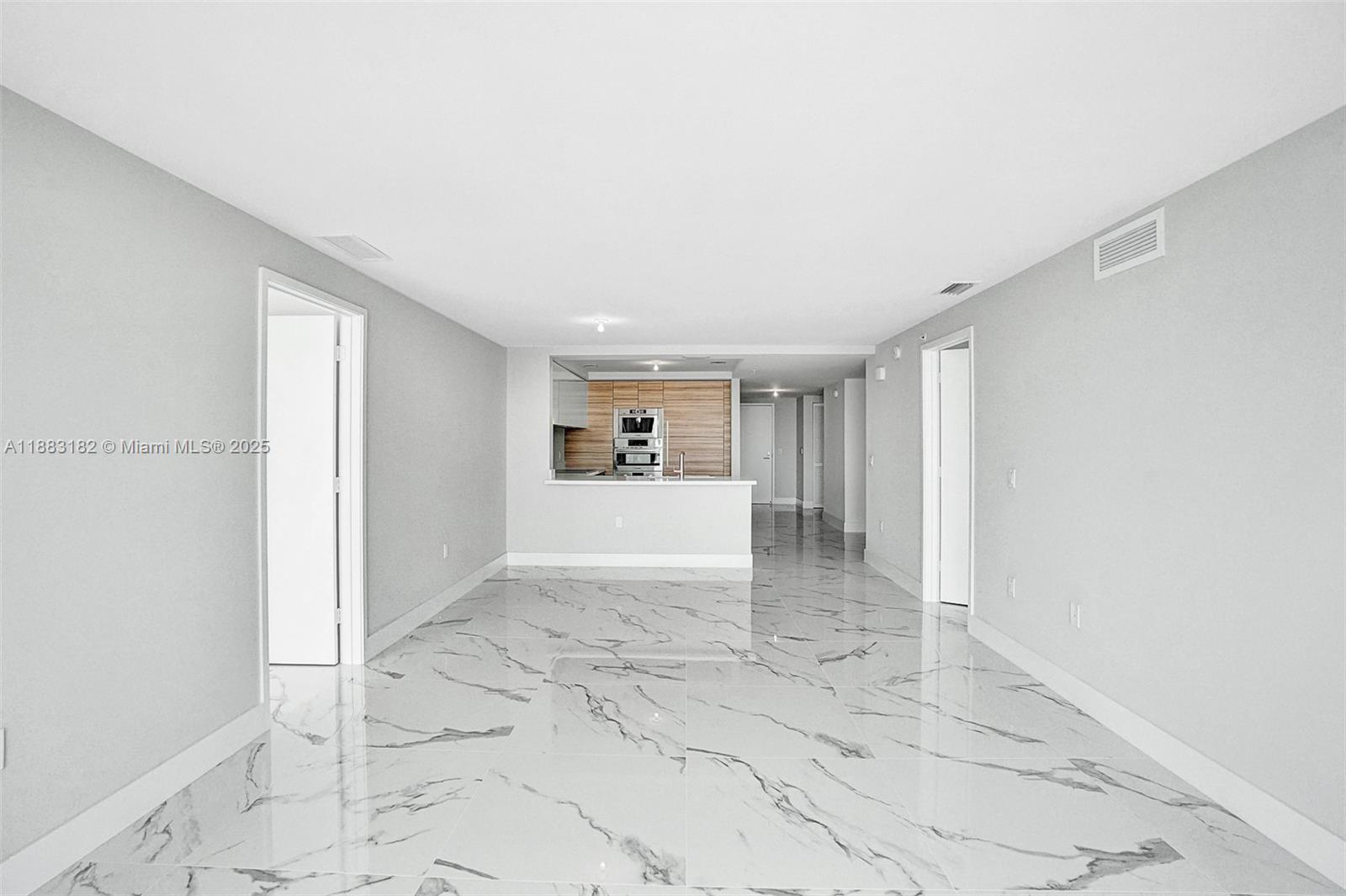 PARQUE TOWERS CONDO - Residential