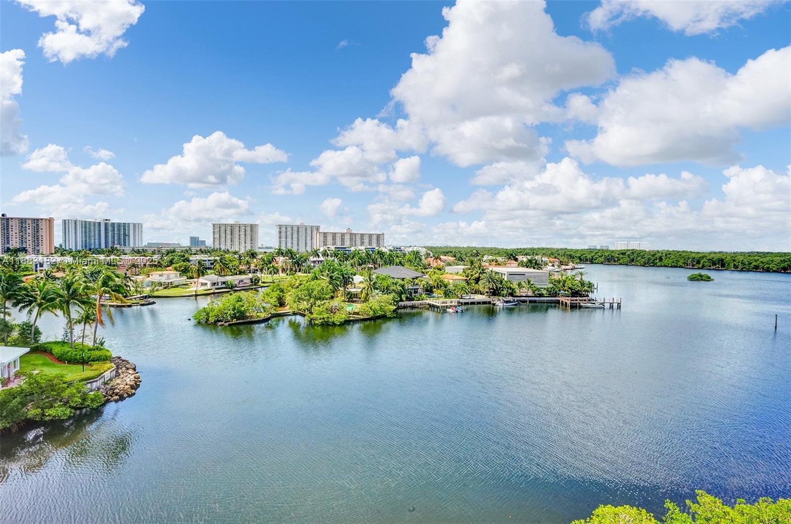 PARQUE TOWERS CONDO - Residential