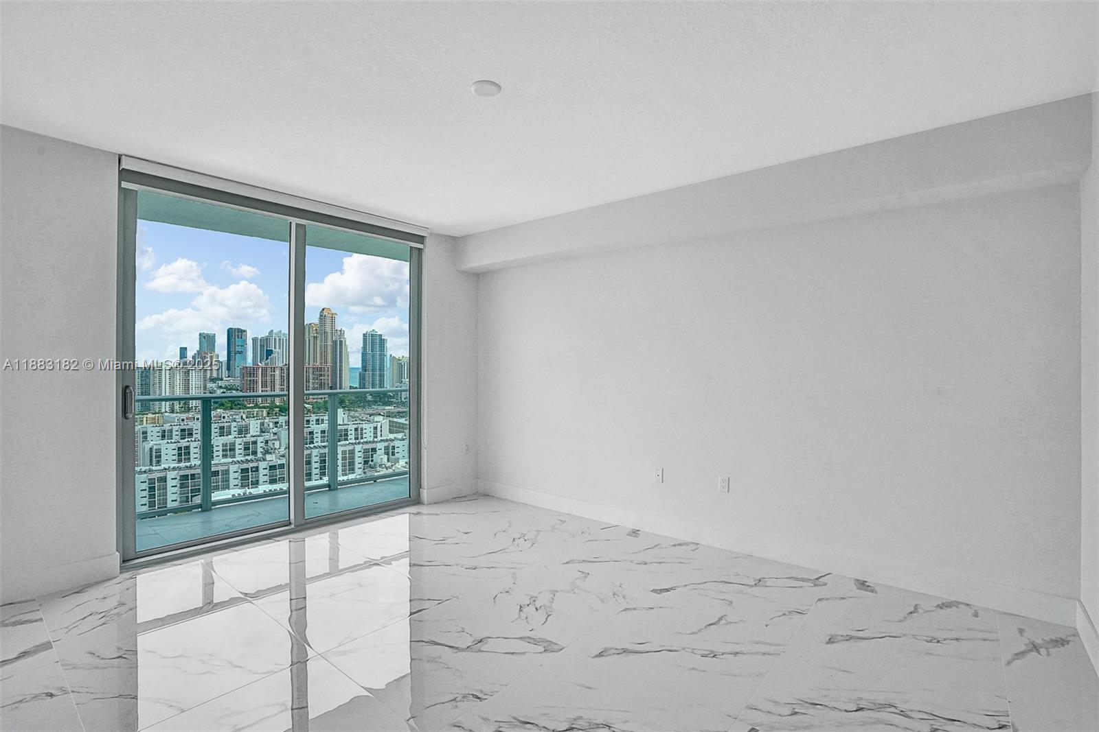 PARQUE TOWERS CONDO - Residential