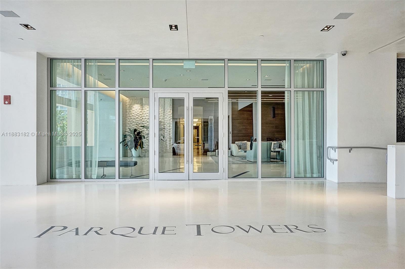 PARQUE TOWERS CONDO - Residential