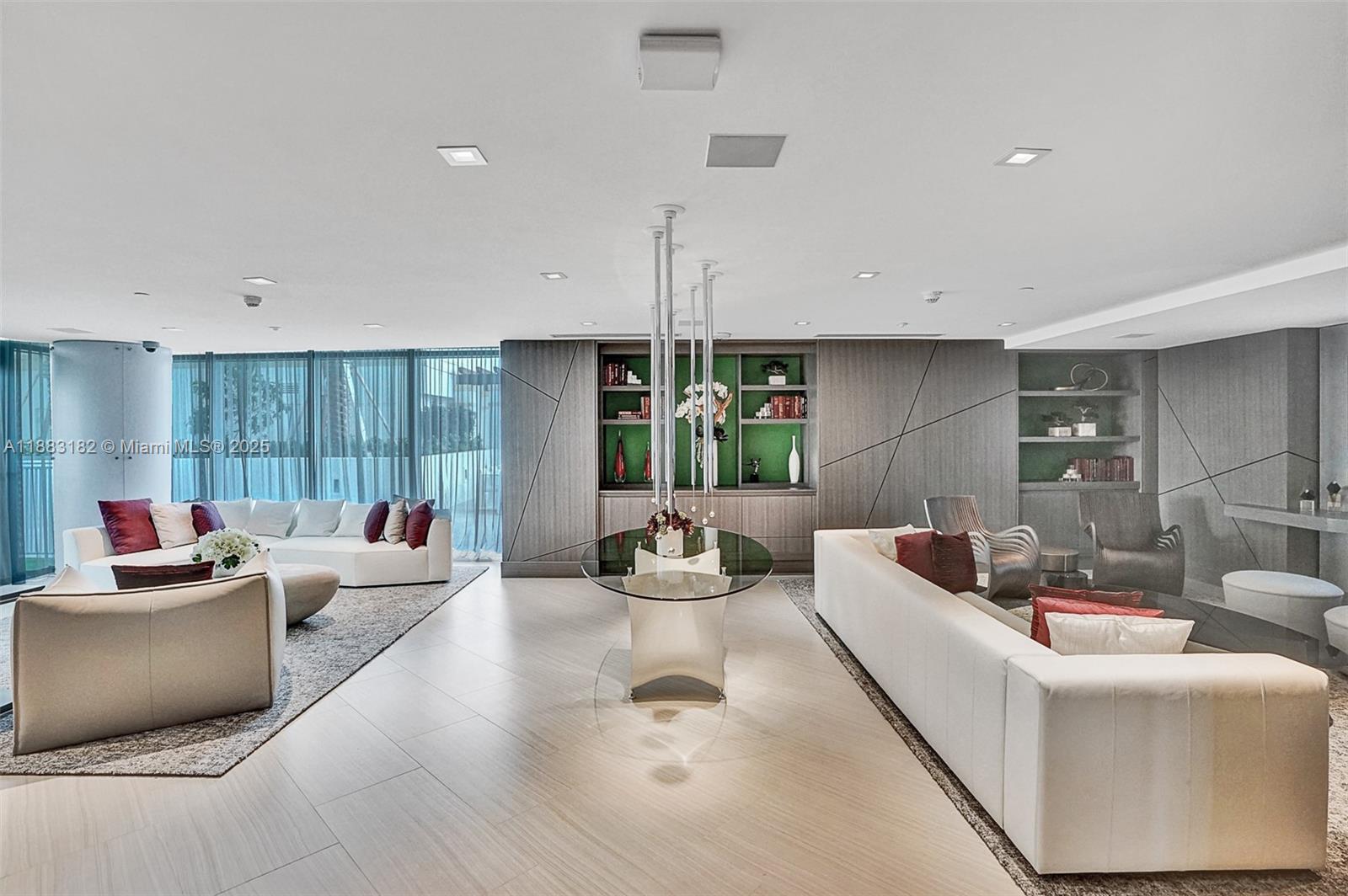 PARQUE TOWERS CONDO - Residential