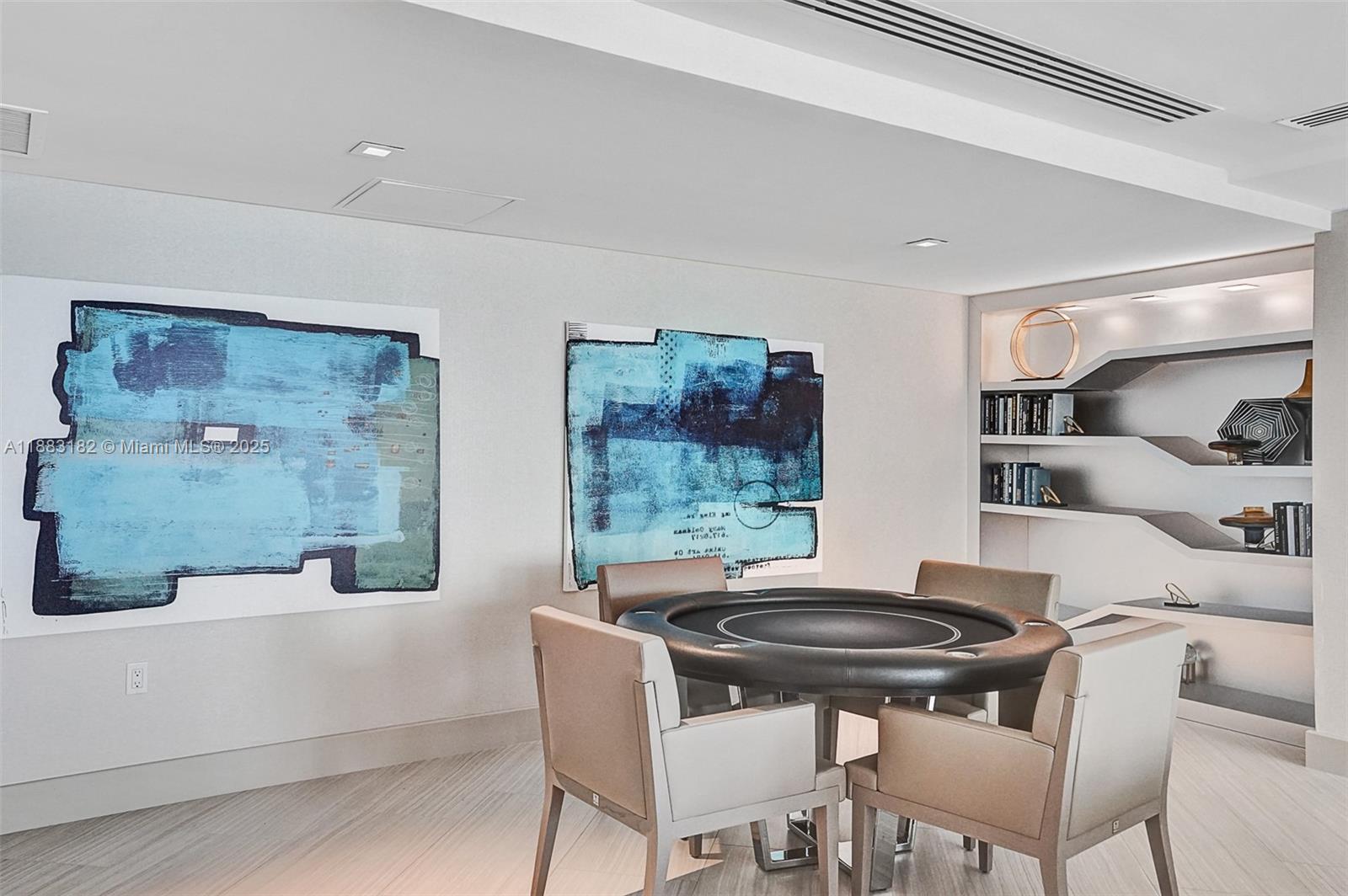 PARQUE TOWERS CONDO - Residential