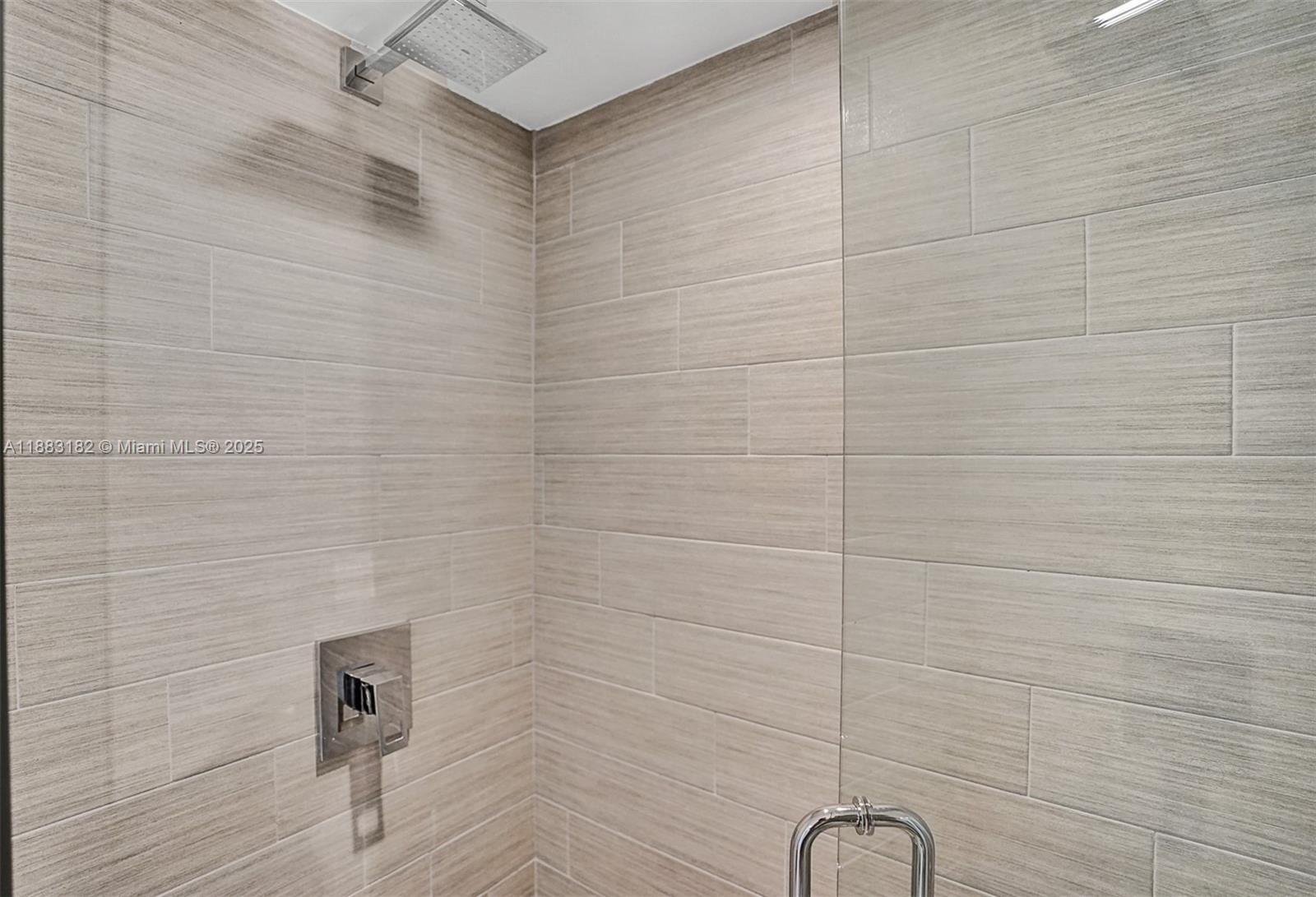 PARQUE TOWERS CONDO - Residential