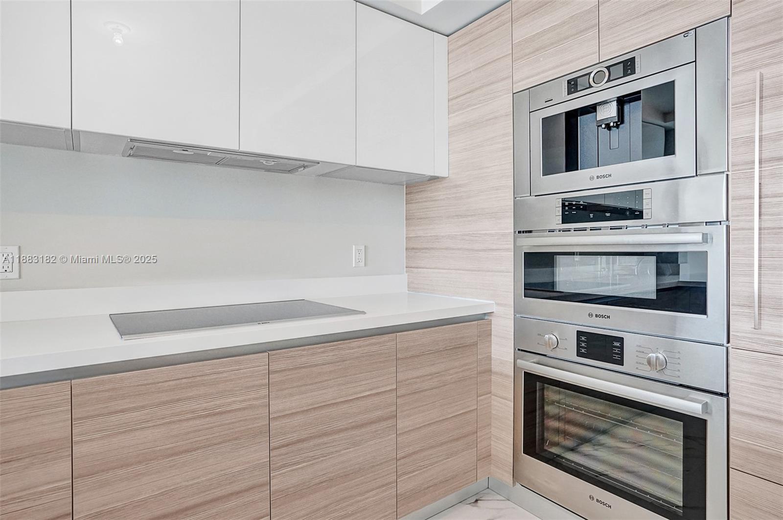 PARQUE TOWERS CONDO - Residential