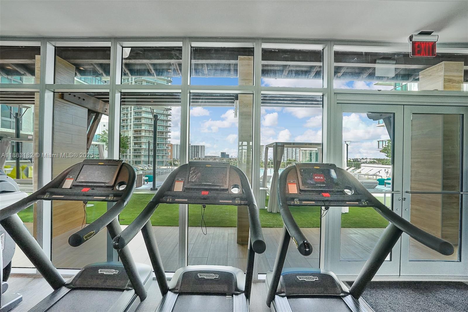 PARQUE TOWERS CONDO - Residential