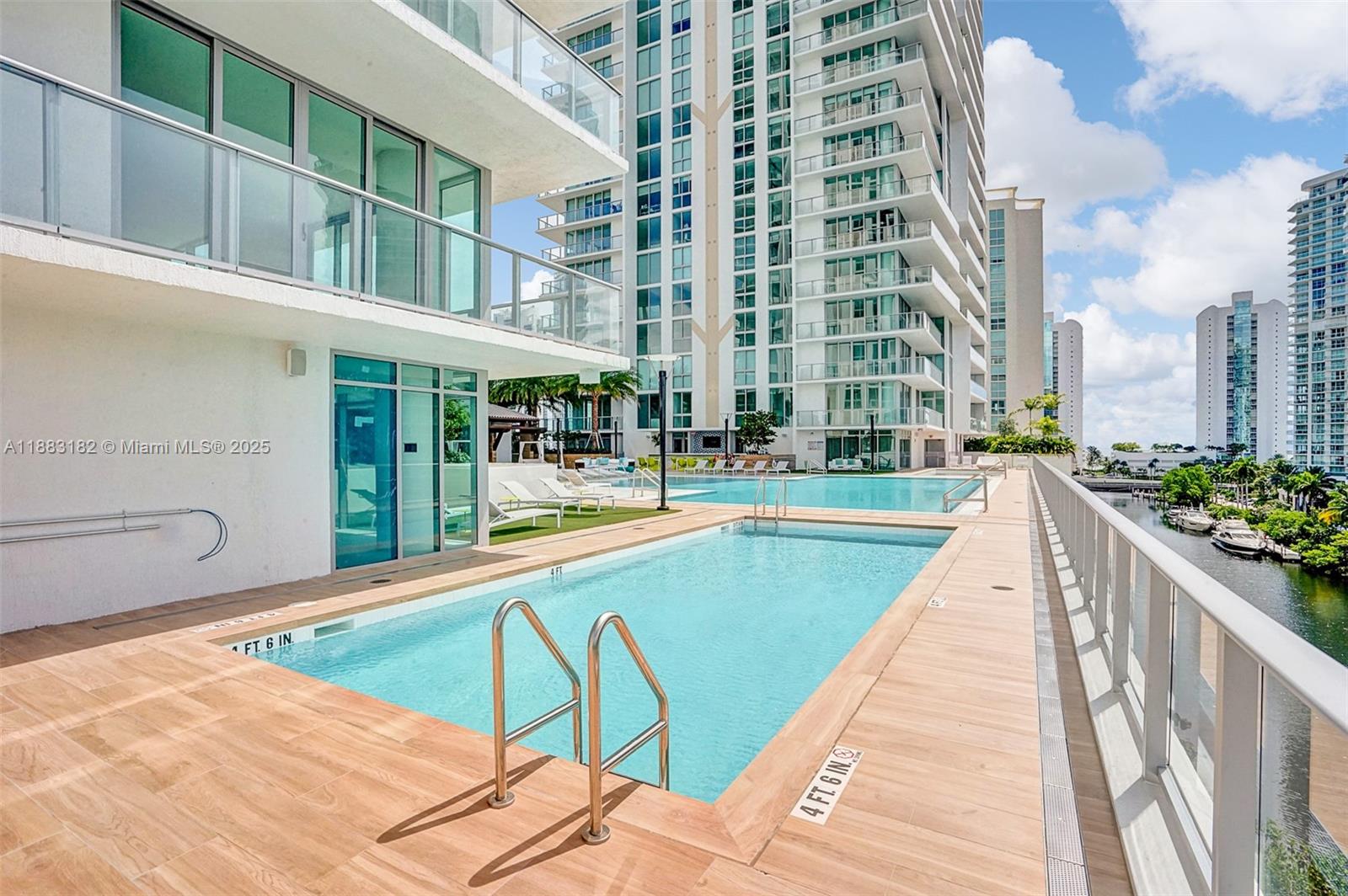 PARQUE TOWERS CONDO - Residential