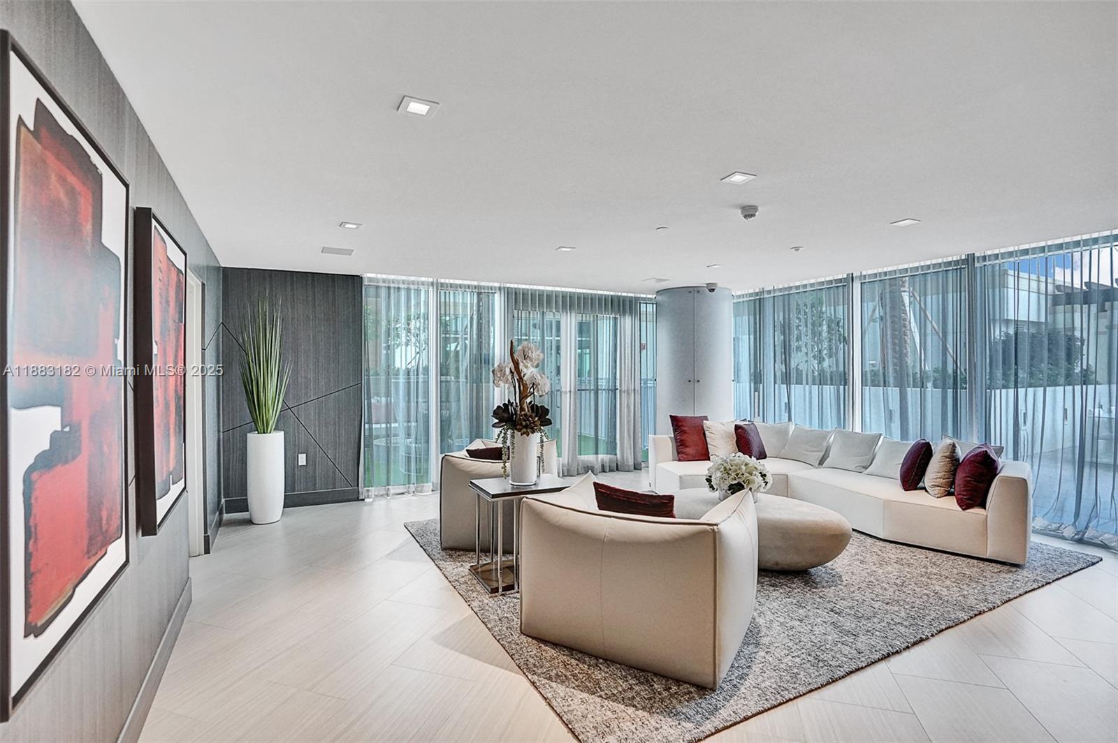 PARQUE TOWERS CONDO - Residential
