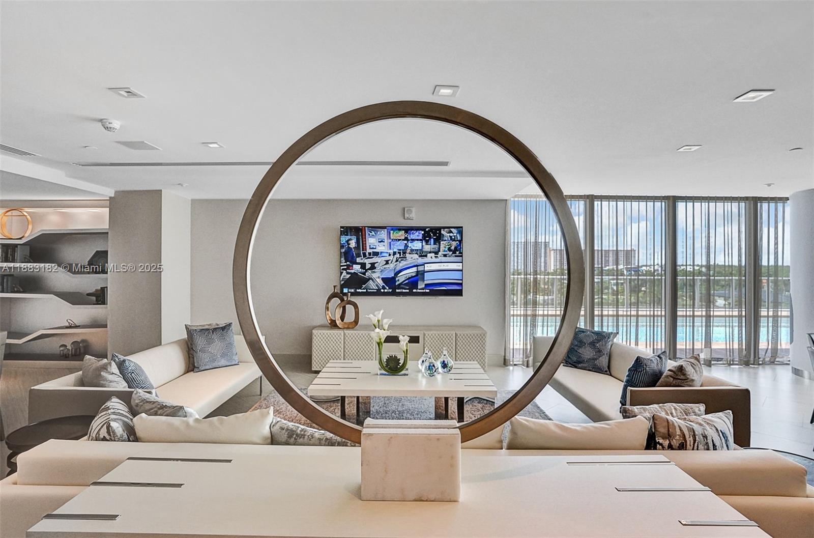 PARQUE TOWERS CONDO - Residential