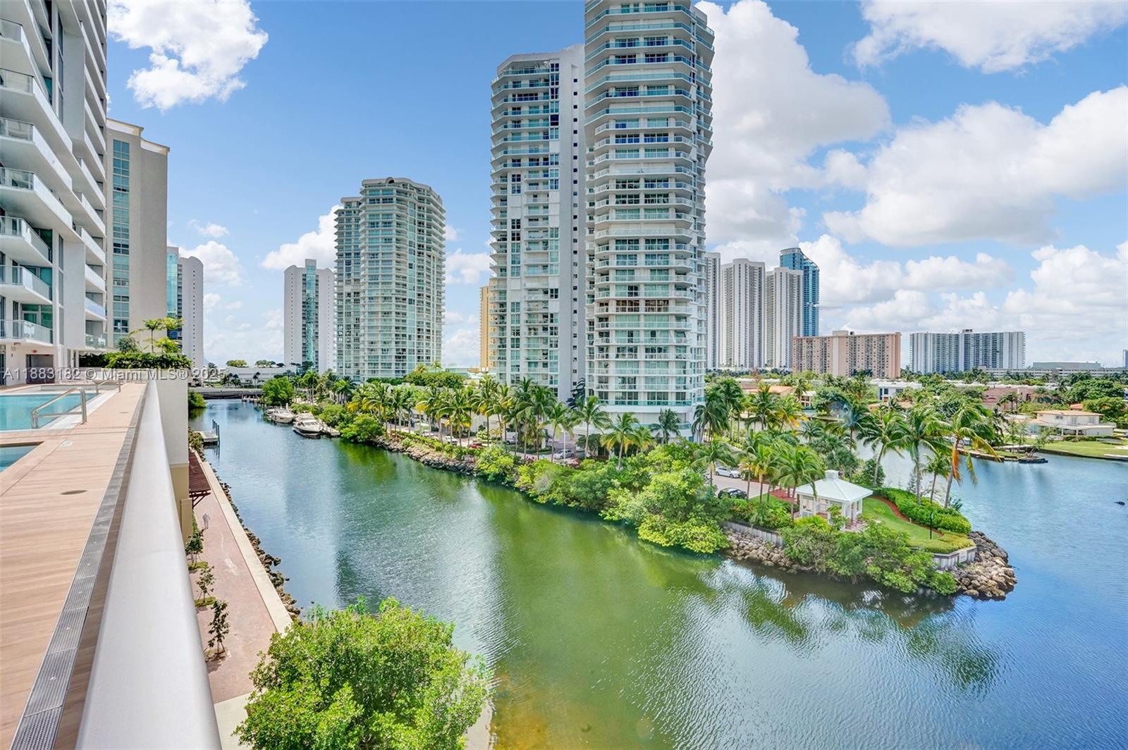 PARQUE TOWERS CONDO - Residential