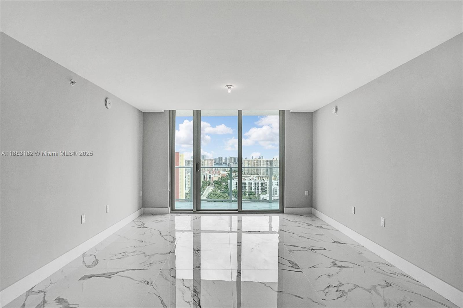 PARQUE TOWERS CONDO - Residential