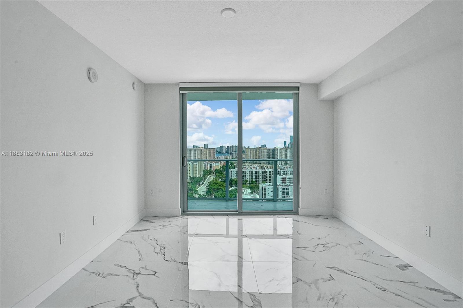 PARQUE TOWERS CONDO - Residential