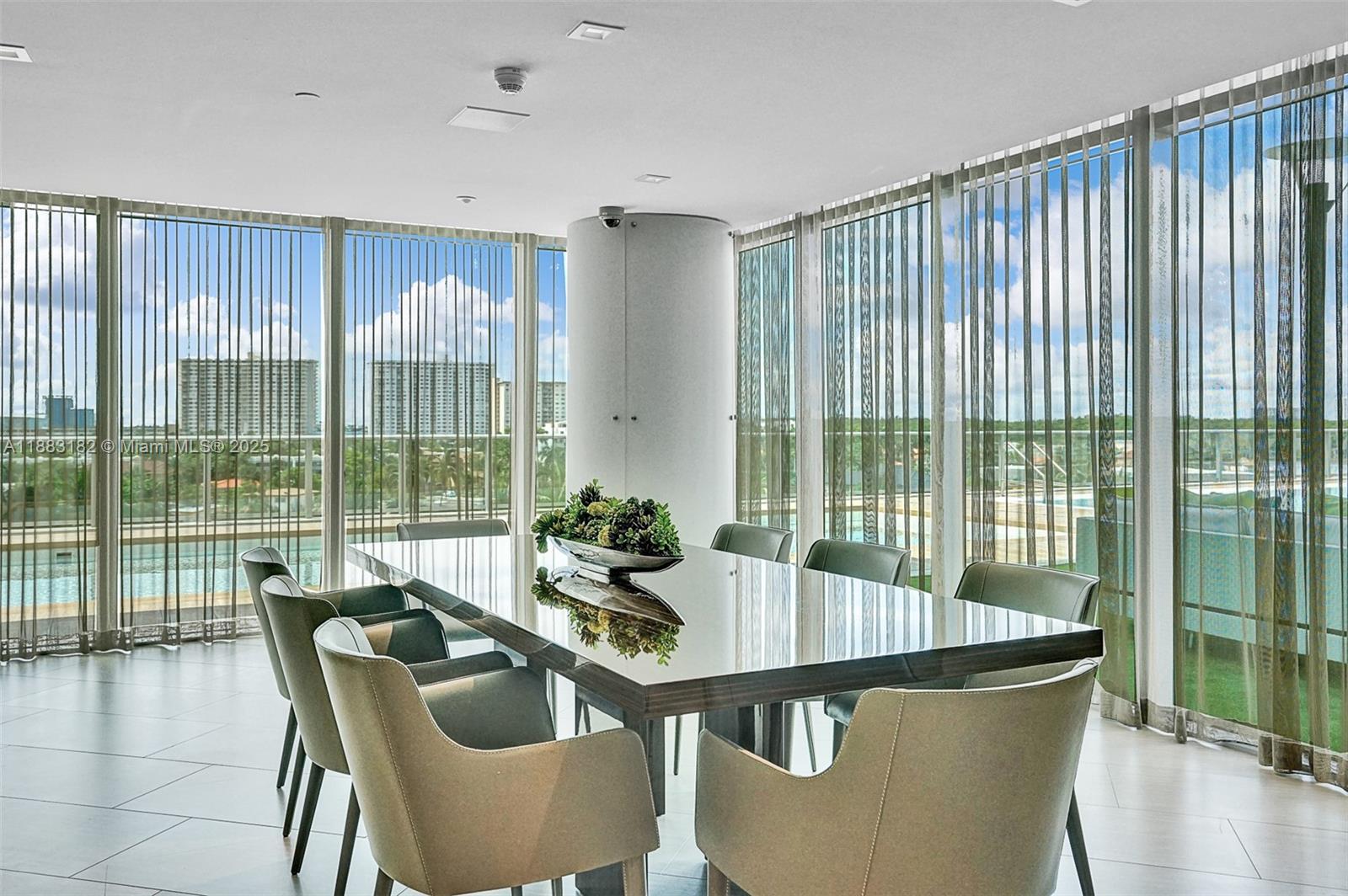 PARQUE TOWERS CONDO - Residential