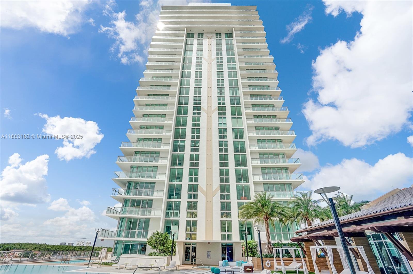 PARQUE TOWERS CONDO - Residential