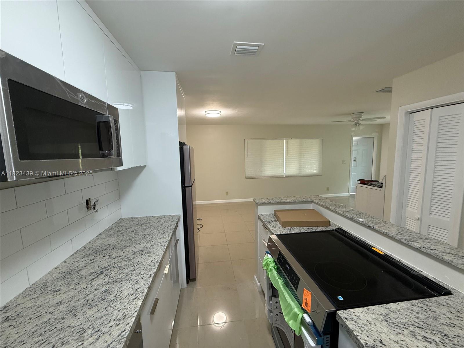 1017 Se 22nd Ave 207, Pompano Beach, Broward County, Florida - 2 Bedrooms  
2 Bathrooms - 