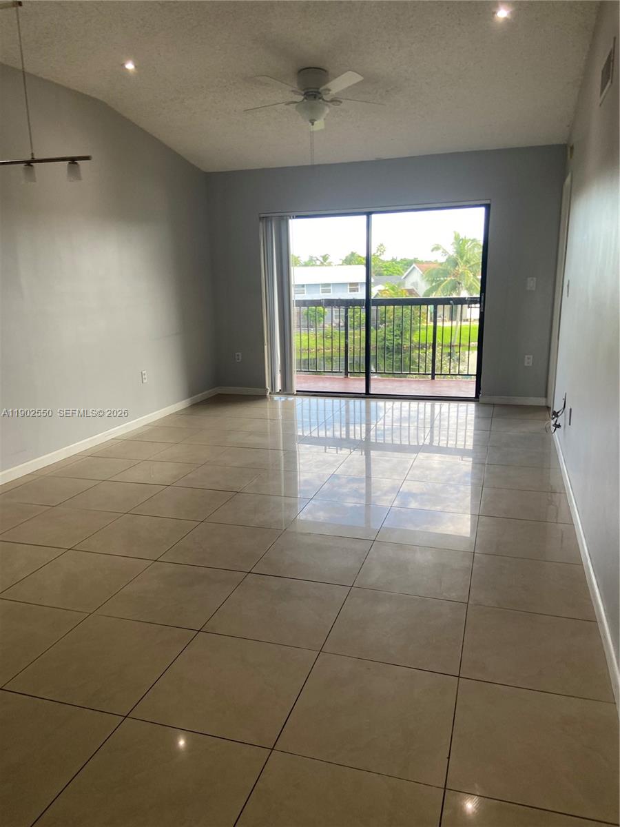 VILLAS DE VENEZIA CONDO - Residential