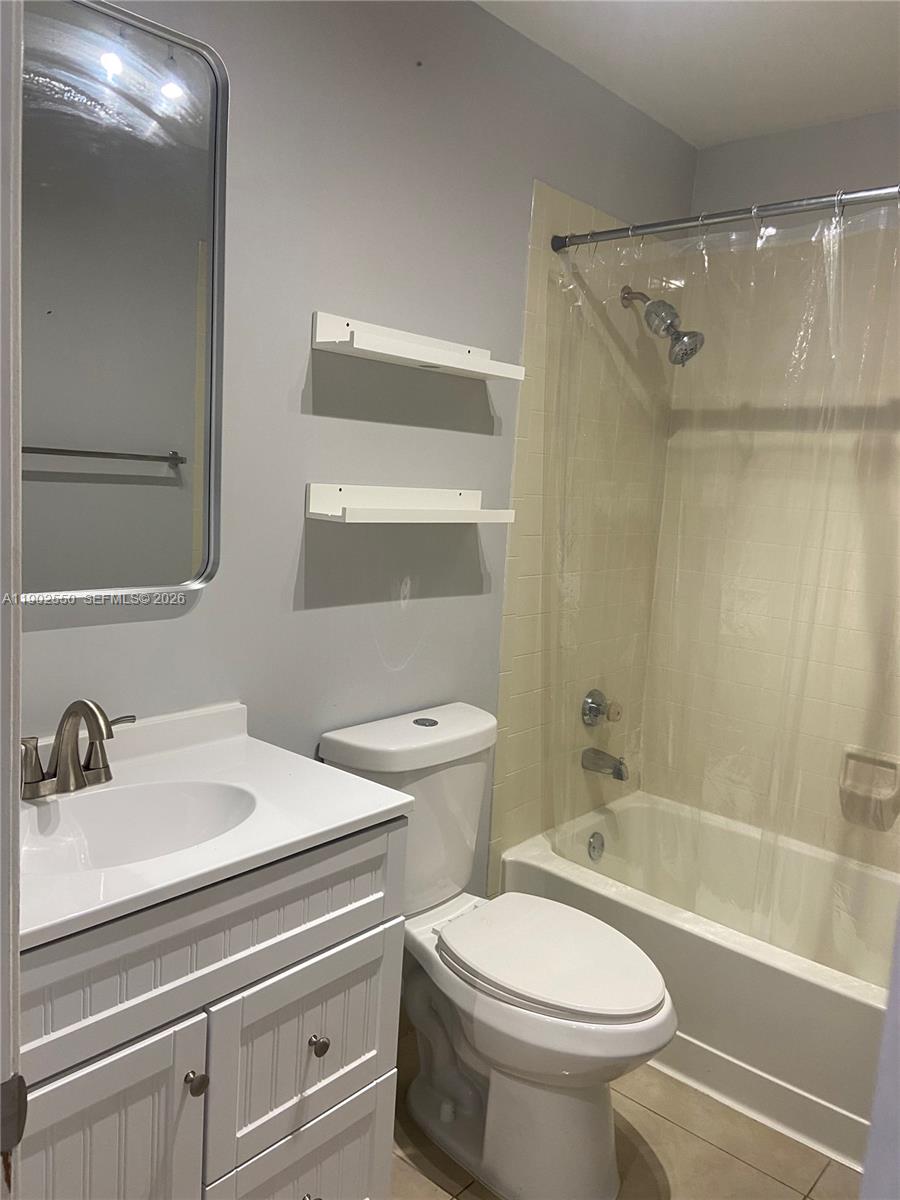 VILLAS DE VENEZIA CONDO - Residential