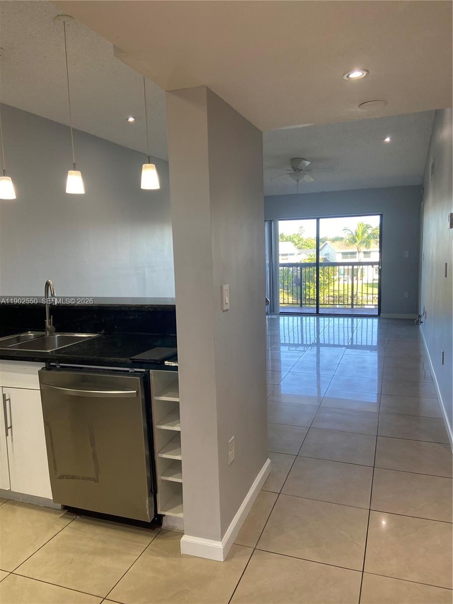 VILLAS DE VENEZIA CONDO - Residential