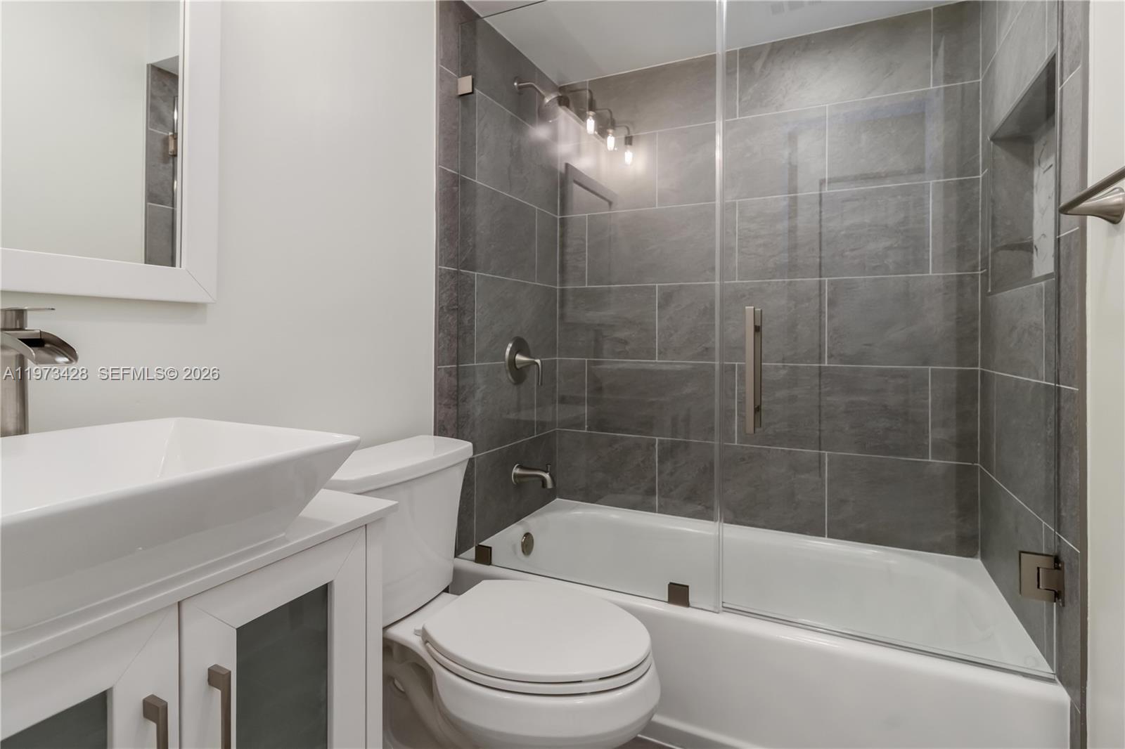 COUNTRY ISLES PHASE II - Residential