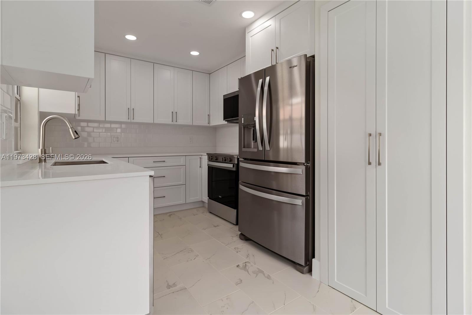 COUNTRY ISLES PHASE II - Residential