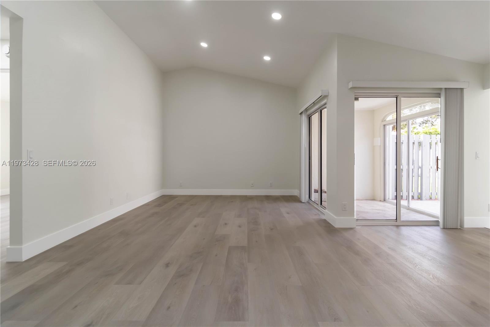 COUNTRY ISLES PHASE II - Residential