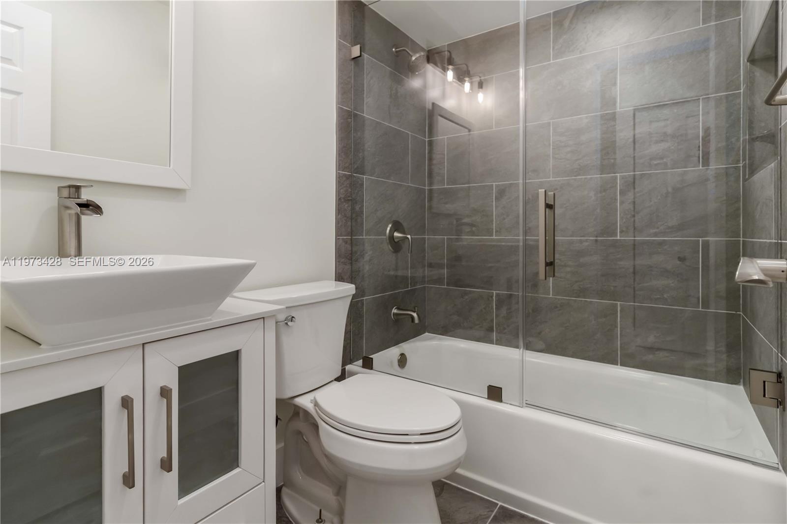 COUNTRY ISLES PHASE II - Residential