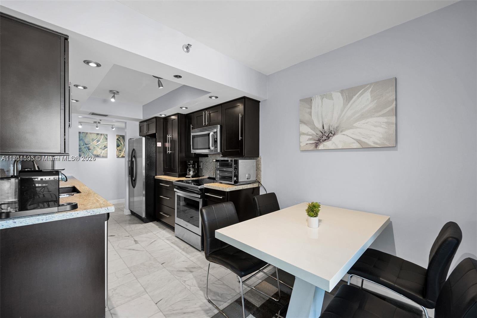 ANCHOR BAY CLUB CONDO - Residential