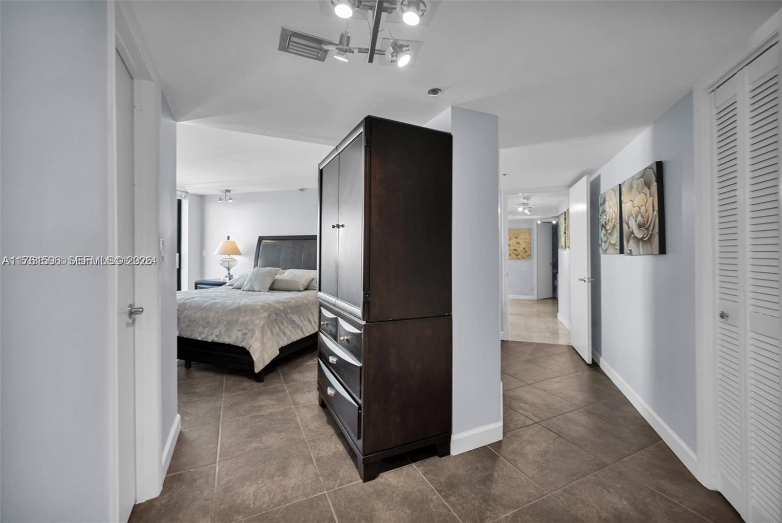 ANCHOR BAY CLUB CONDO - Residential