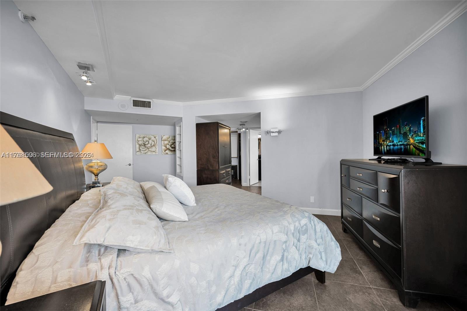 ANCHOR BAY CLUB CONDO - Residential