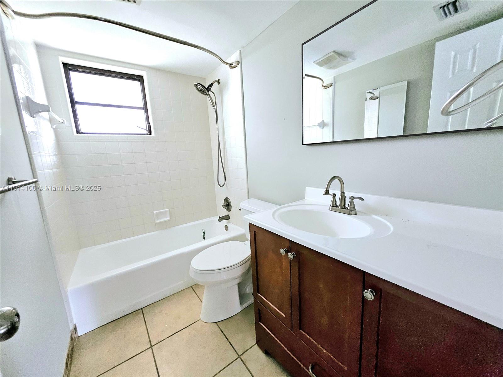 LAUDERDALE - Residential Lease