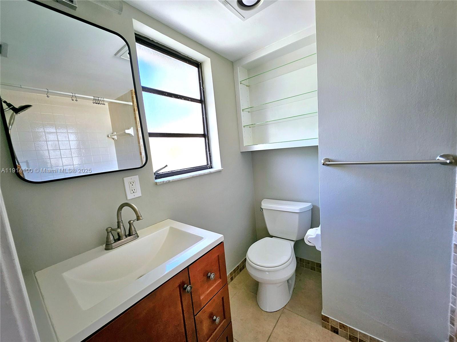 LAUDERDALE - Residential Lease