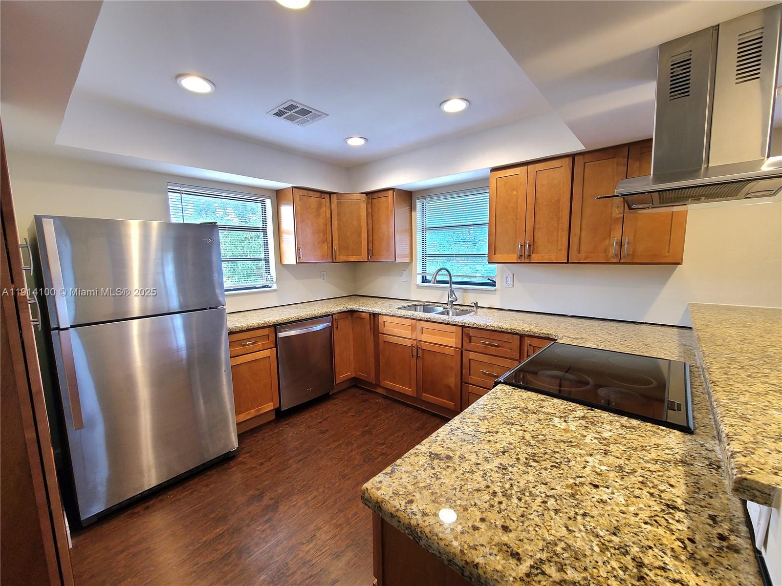 LAUDERDALE - Residential Lease