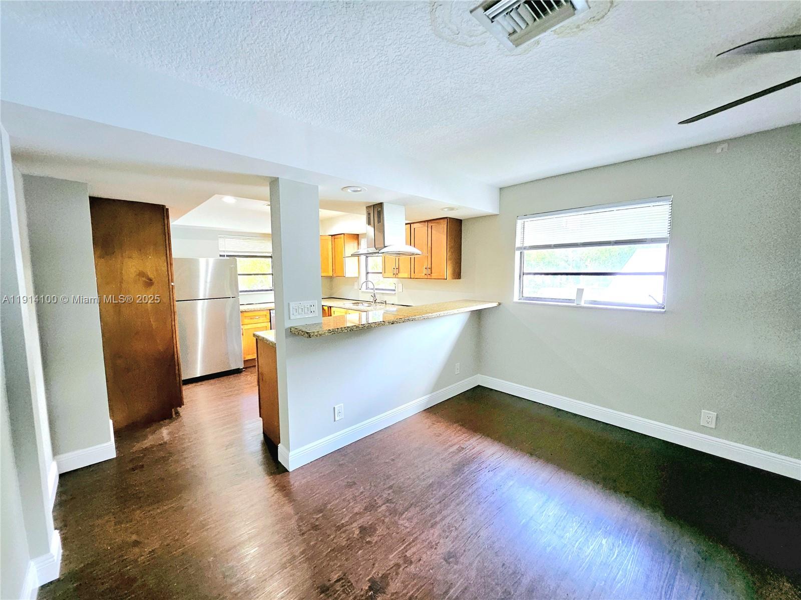 LAUDERDALE - Residential Lease