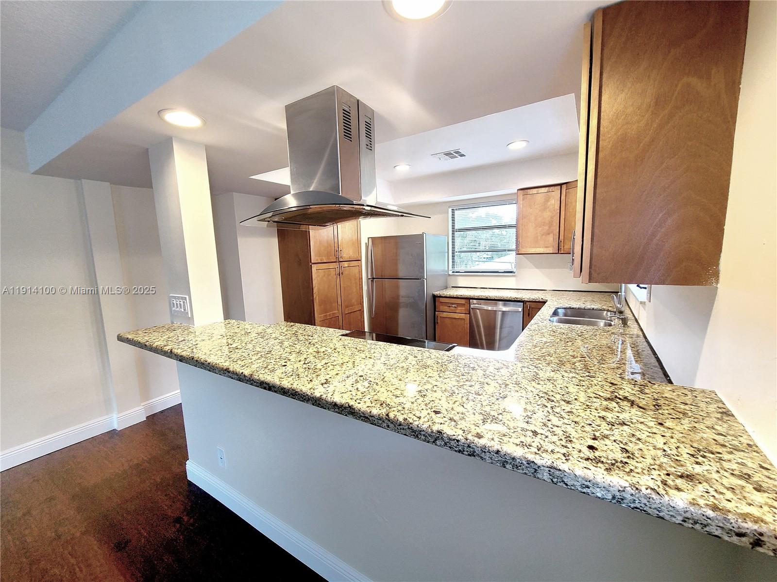 LAUDERDALE - Residential Lease