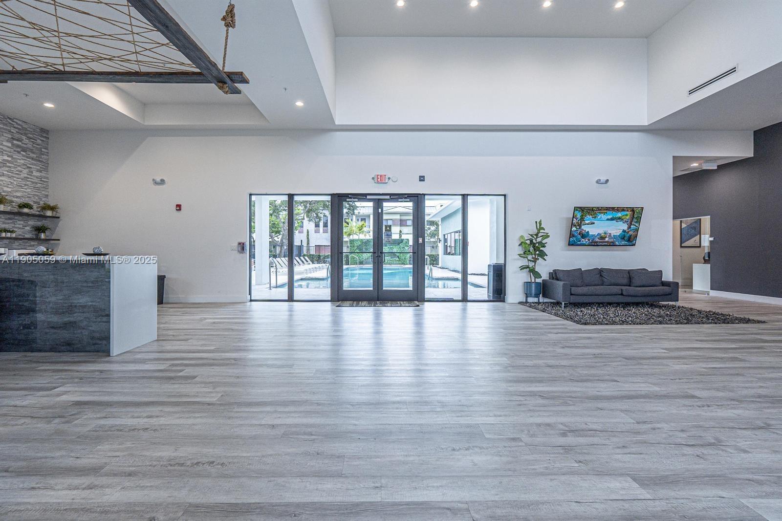 PLANTATION BUSINESS PARK - Residential Lease