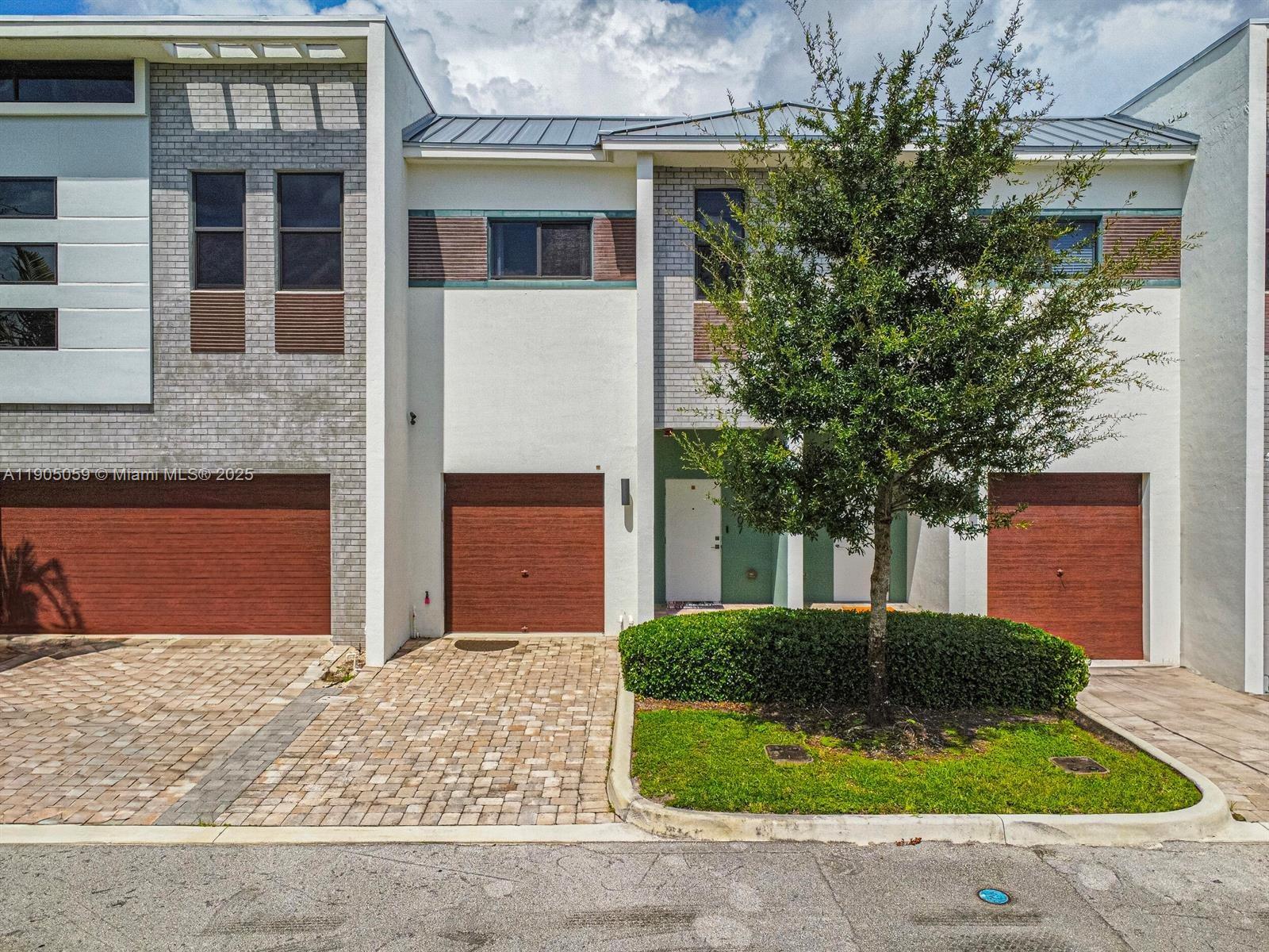 PLANTATION BUSINESS PARK - Residential Lease