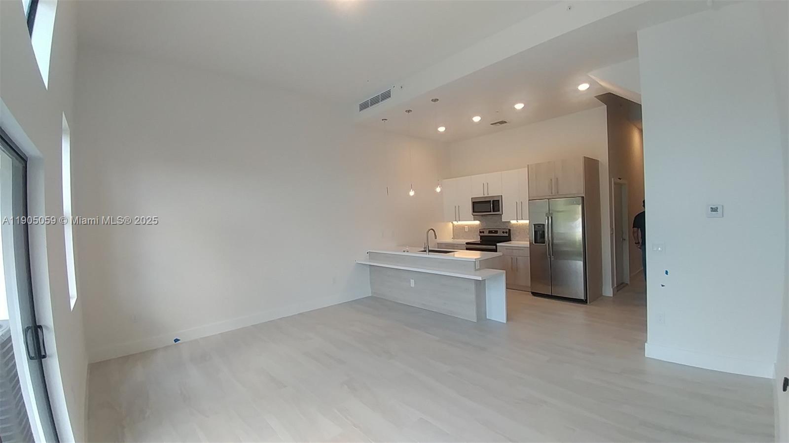 PLANTATION BUSINESS PARK - Residential Lease