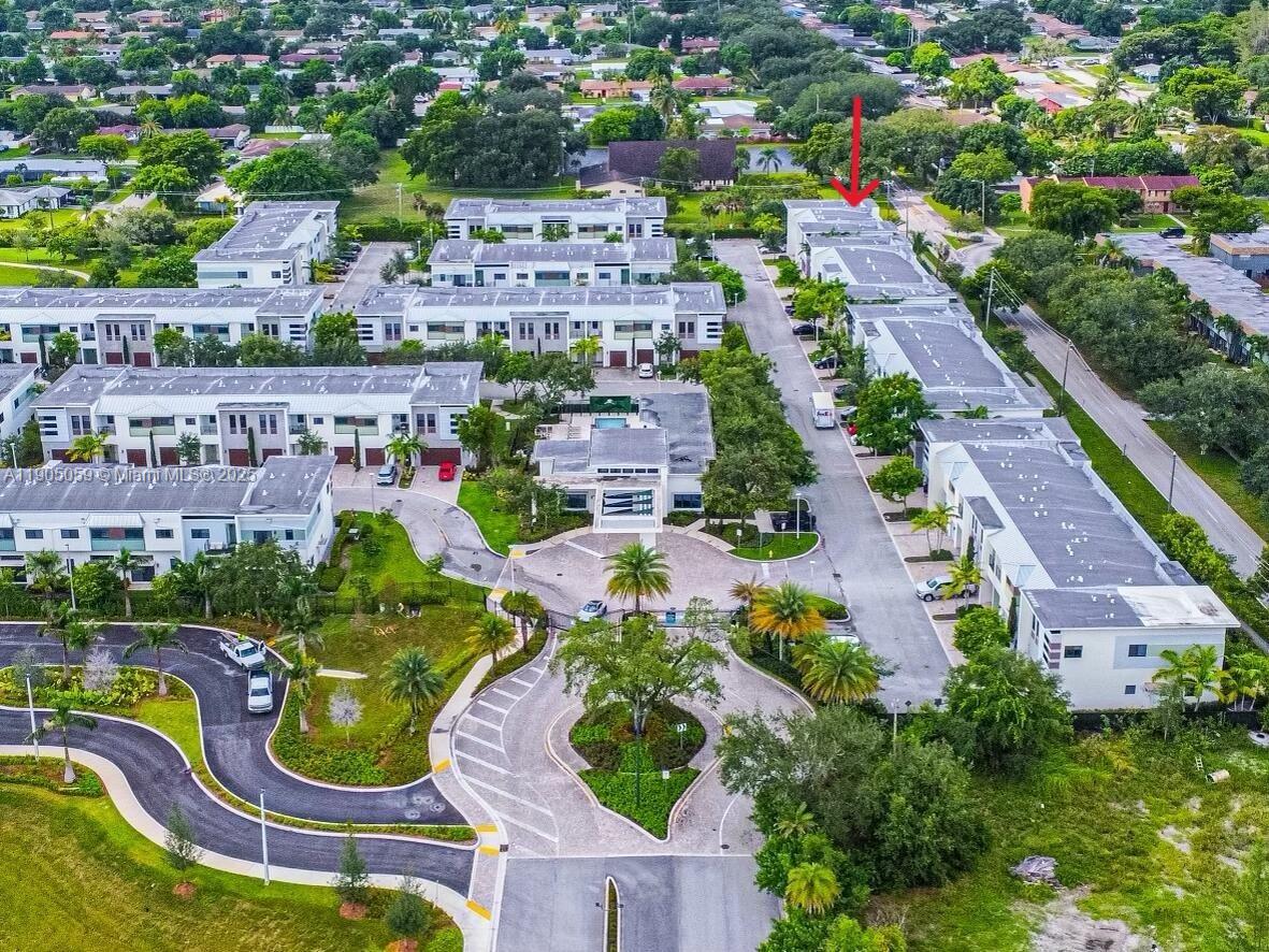 PLANTATION BUSINESS PARK - Residential Lease