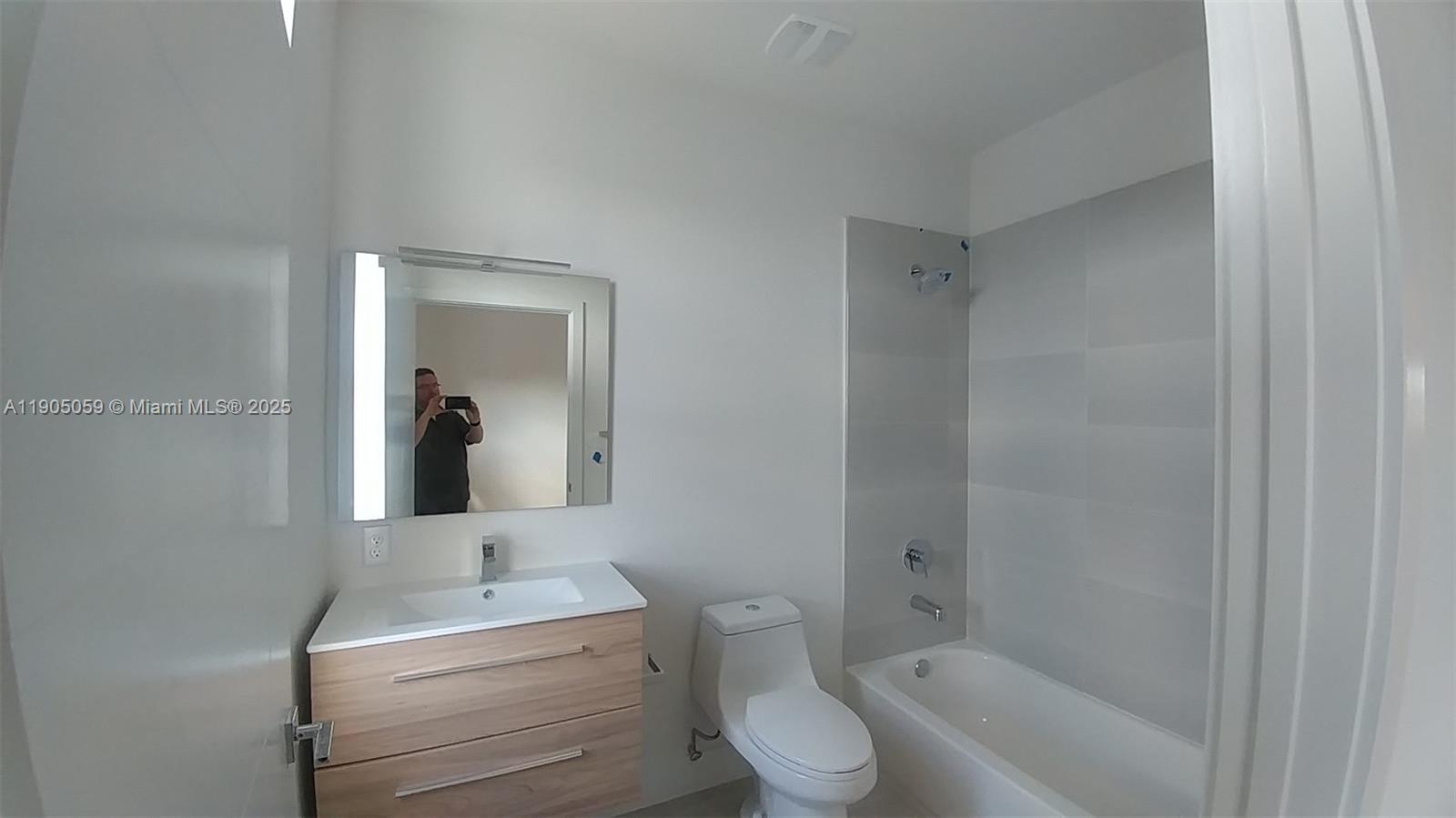 PLANTATION BUSINESS PARK - Residential Lease