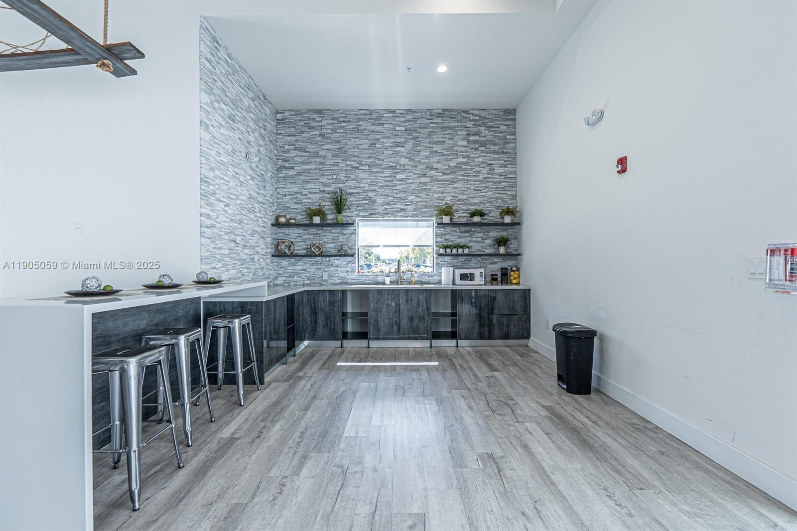 PLANTATION BUSINESS PARK - Residential Lease