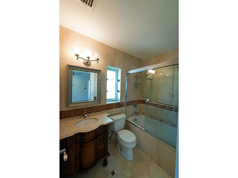 M SHORES BAY PK ESTS - Residential Lease