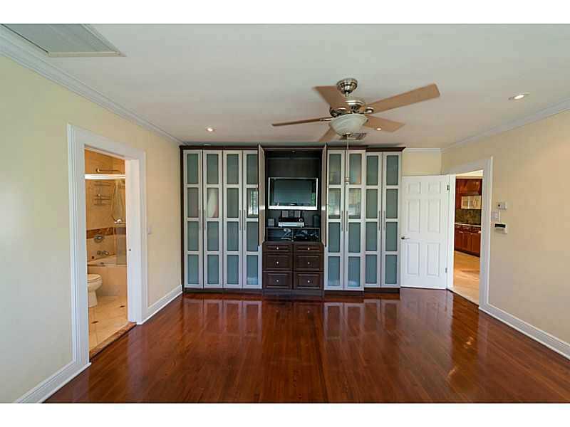 M SHORES BAY PK ESTS - Residential Lease