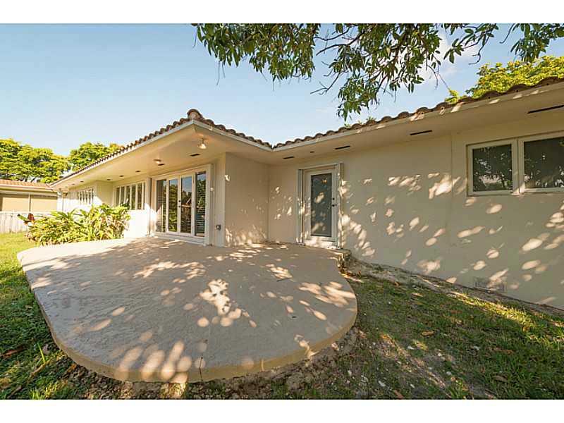 M SHORES BAY PK ESTS - Residential Lease