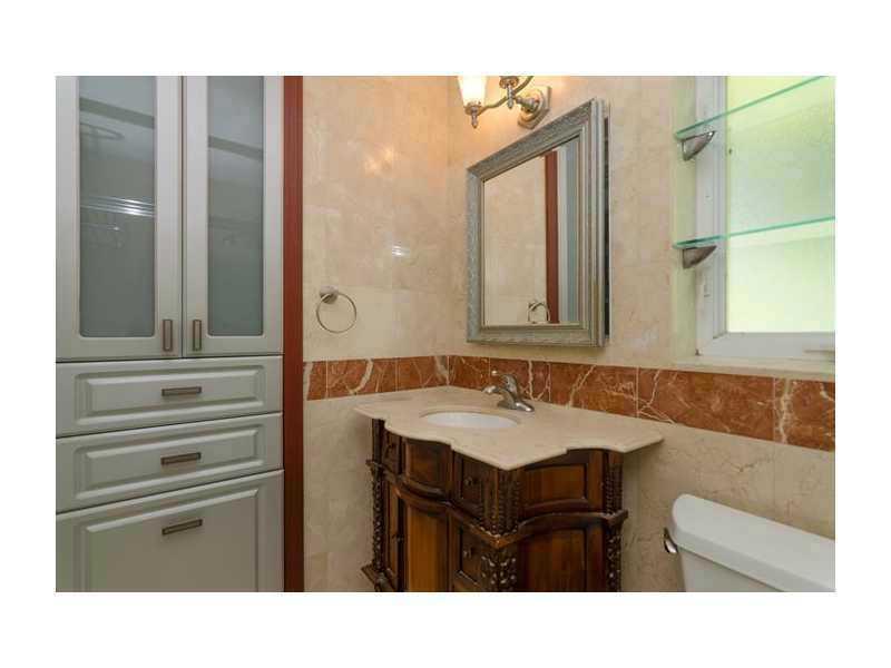 M SHORES BAY PK ESTS - Residential Lease