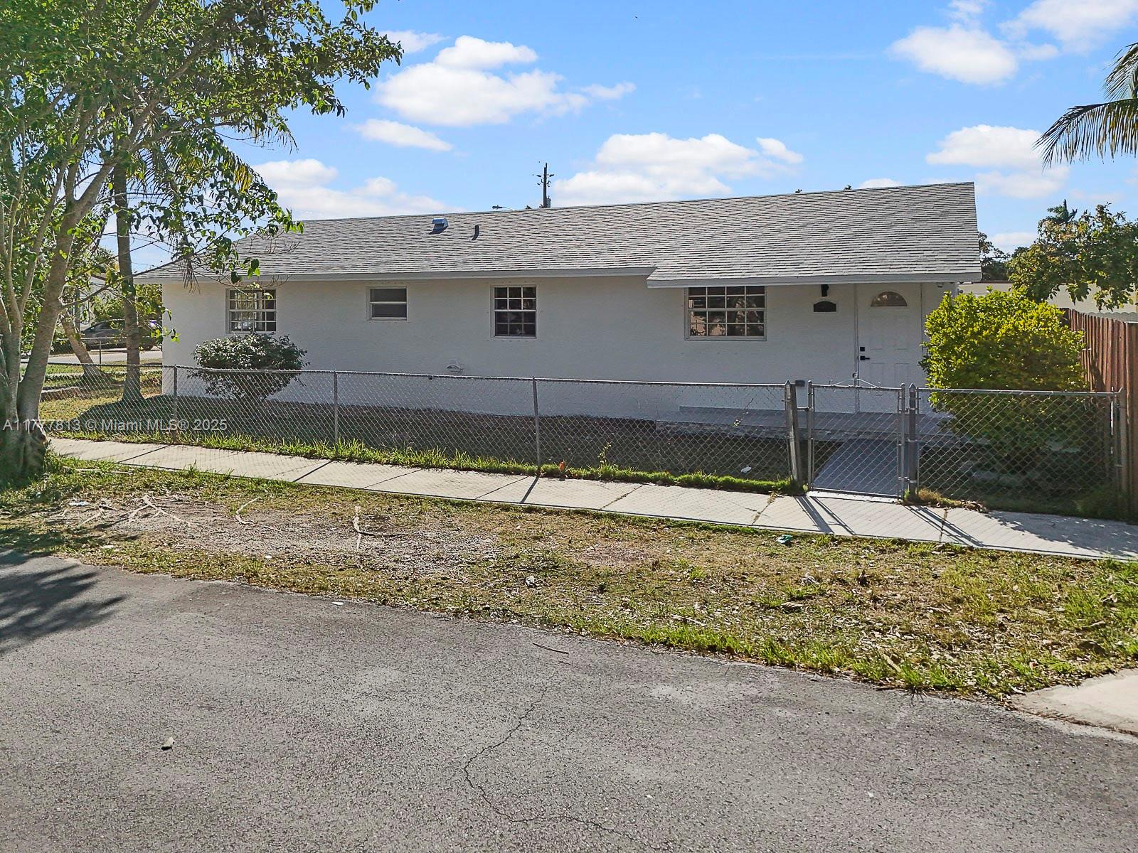 Property for Sale at 139 Ne 17th St, Homestead, Miami-Dade County, Florida - Bedrooms: 3 
Bathrooms: 2  - $590,000