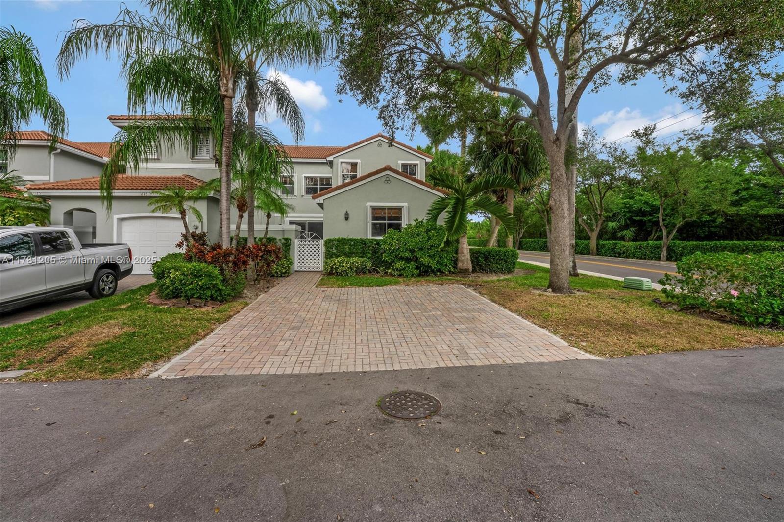 1115 Buttonwood Ln, Hollywood, Broward County, Florida - 3 Bedrooms  
3 Bathrooms - 