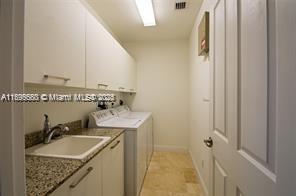 DOWNTOWN DORAL DUTCHER - Residential Lease